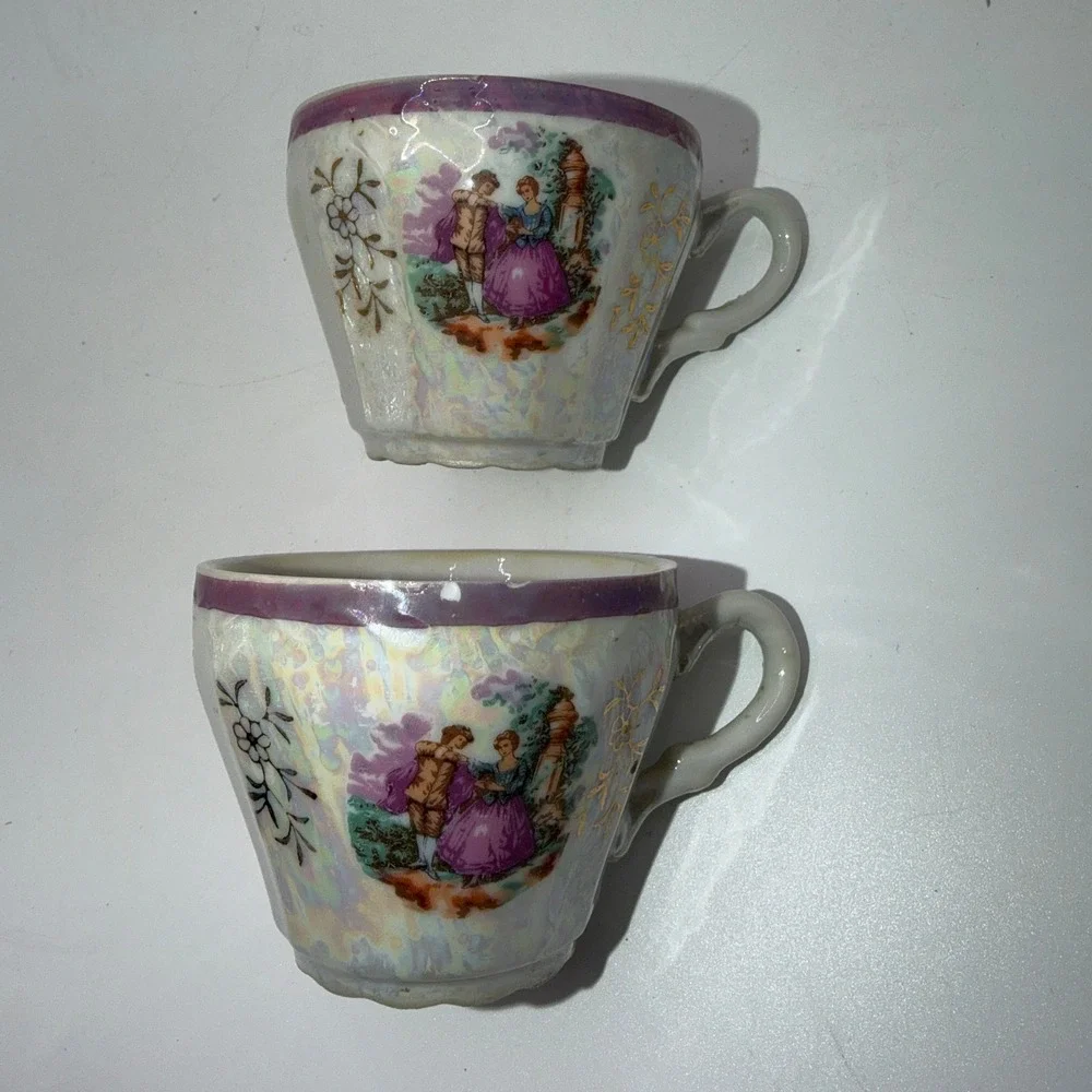 Pair‎ of Vintage Lusterware Courting Couple iridescent Teacups Japan